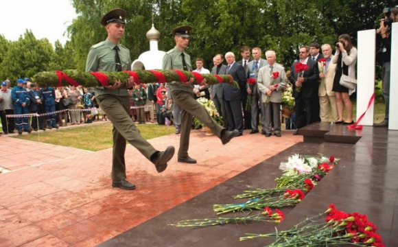 Энергетики Московской области в преддверии Дня Победы проводят акции по благоустройству мемориалов и воинских захоронений