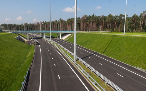 В Московской области благоустраивают территории, прилегающие к крупным автомагистралям