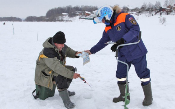 В Московской области усилена работа по обеспечению безопасности людей на льду водоемов