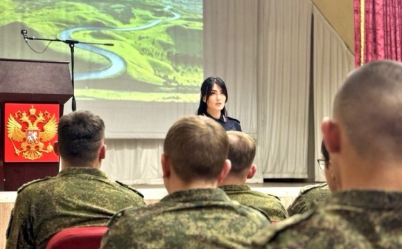 В подмосковном Красногорске состоялась встреча сотрудников Госавтоинспекции с личным составом инженерно-маскировочного полка