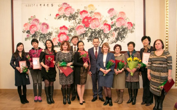 Женщин руководителей поздравили с праздником весны