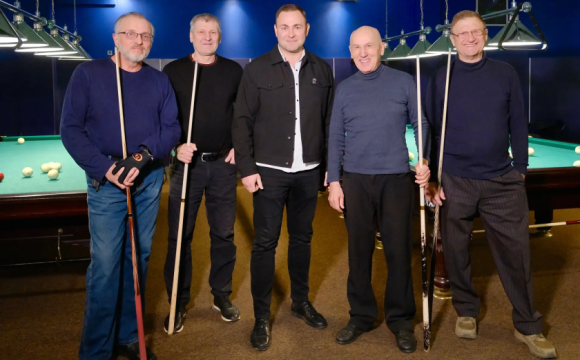 В Красногорске участники программы «Активное долголетие» осваивают русский бильярд
