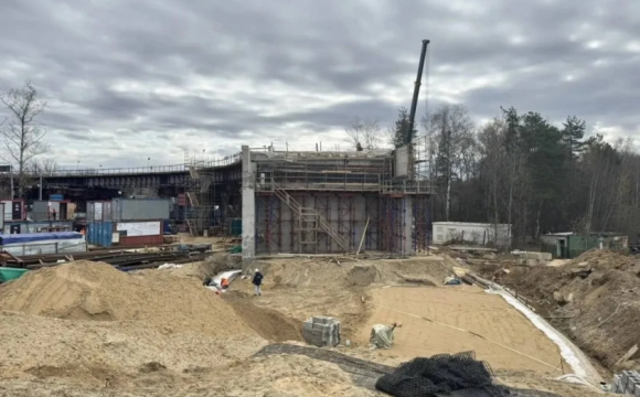 В Красногорске продолжается строительство путепровода, который соединит улицы Ольховую и Мира