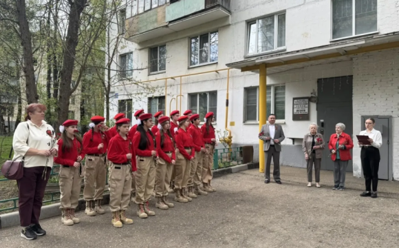 В Красногорске прошли торжественные возложения цветов к мемориальным доскам в честь Героев Советского Союза -  Георгия Матвеевича Ленева и Николая Степановича Угрюмова
