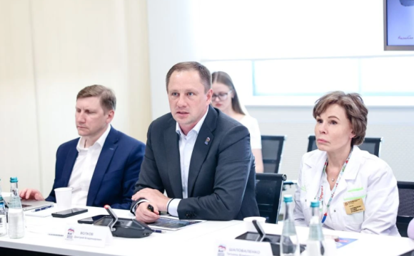 Дмитрий Волков принял участие в круглом столе «Здоровая семья Подмосковья» в Детском научно-клиническом центре им. Л.М. Рошаля
