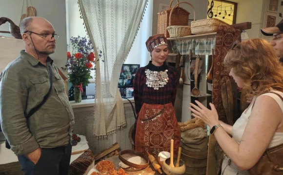 В сельском клубе «Поздняково» состоялся концерт – презентация этнокультурного проекта «По России, танцуя»