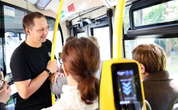 Дмитрий Волков проехал в автобусе проекта «Москва – Область» и обсудил с жителями новые маршруты