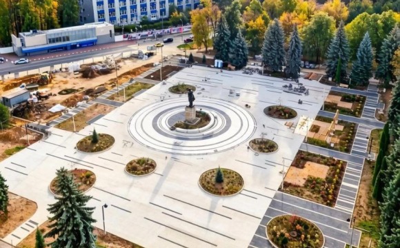 Работы по реконструкции площади Оптиков выходят на завершающую стадию