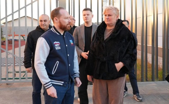 Безопасность детей и стадион для всех желающих: в Павшинской пойме достраивают школу  