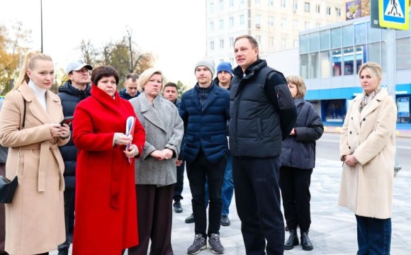 Дмитрий Волков проверил финальный этап реконструкции площади Оптиков в Красногорске