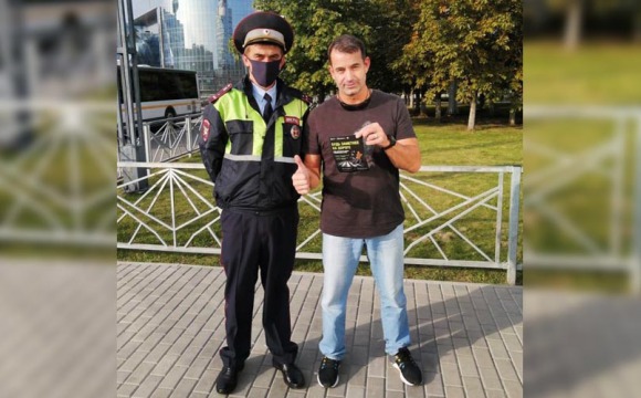 Дмитрий Певцов социальному раунду по безопасности дорожного движения «Засветись»
