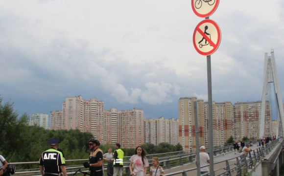 В городском округе Красногорск, сотрудники Госавтоинспекции провели масштабный профилактический рейд, направленный на обеспечение безопасности дорожного движения среди пеших участников дорожного движения