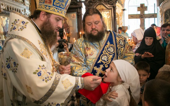 Епископ Зарайский Константин провел в Боголюбском храме в Красногорске службу в честь его 150-летия