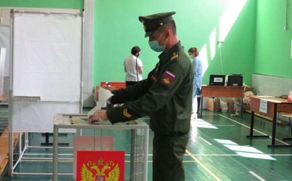Нахабинские военнослужащие проголосовали по поправкам к Конституции