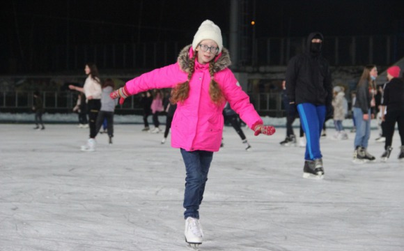 В Красногорске завершается сезон уличных катаний на коньках