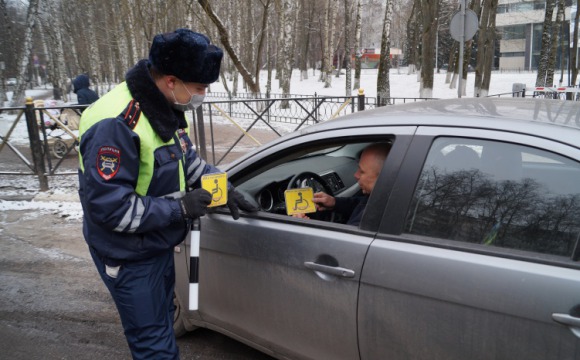 В День инвалидов госавтоинспекторы провели рейд «Внимание! Пешеходы!»