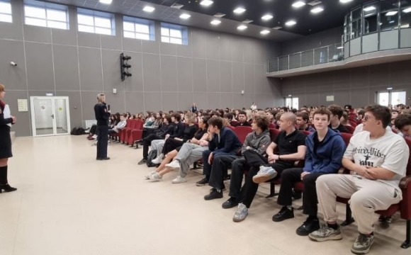 В Красногорске сотрудники полиции провели беседы с учениками местной школы