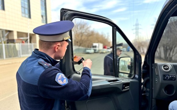 В РАМКАХ ПРОФИЛАКТИЧЕСКОГО МЕРОПРИЯТИЯ «ТОНИРОВКА» СОТРУДНИКИ ГОСАВТОИНСПЕКЦИИ НАПОМНИЛИ ВОДИТЕЛЯМ О СТРОГОМ СОБЛЮДЕНИИ ПРАВИЛ ДОРОЖНОГО ДВИДЕНИЯ