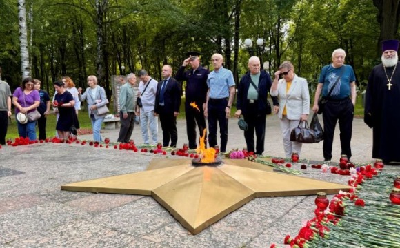 В Красногорске полицейские и общественники приняли участие в мероприятиях, посвящённых Дню памяти и скорби