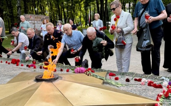 В Красногорске полицейские и общественники приняли участие в мероприятиях, посвящённых Дню памяти и скорби