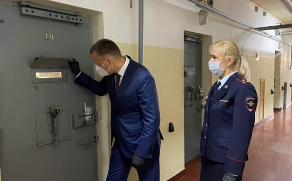 В Красногорске представитель общественности проверил изолятор временного содержания