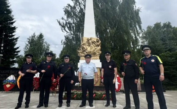 Госавтоинспекторы в Красногорске приняли участие в акции «Никто не забыт, ничто не забыто»