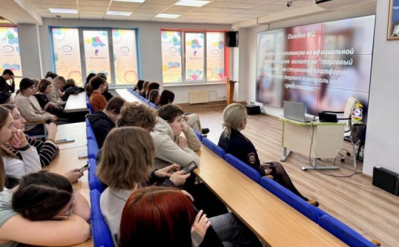 Красногорские полицейские и общественник посетили городской колледж