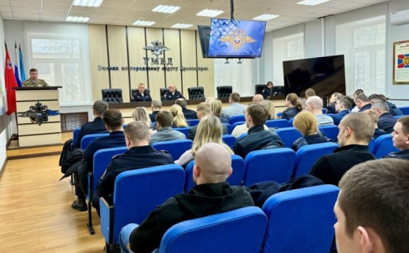 Начальник УМВД России по городскому округу Красногорск поздравил личный состав с Днем защитника Отечества