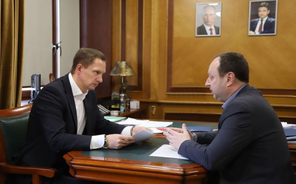 Дмитрий Волков обсудил с директором МФЦ перспективы развития
