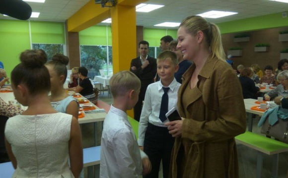 Марии Кожевниковой пришелся по вкусу новый формат школьного питания в Красногорске