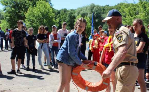 В Московской области 40 тысяч детей прошли обучение в рамках акции «Научись плавать»