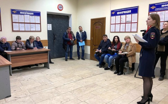 В Красногорске сотрудники Отдела по вопросам миграции провели семинар с участием юридических лиц и индивидуальных предпринимателей
