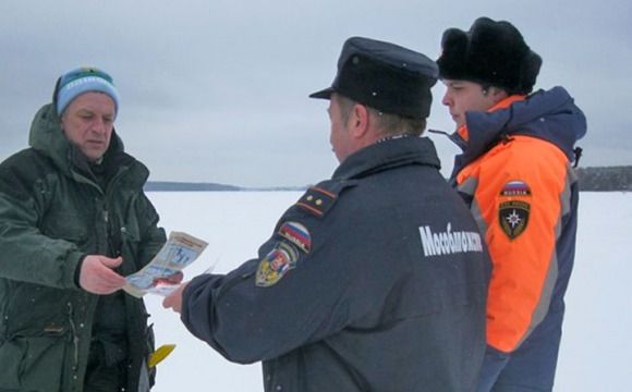 В Московской области усилена профилактика несчастных случаев на льду водоемов