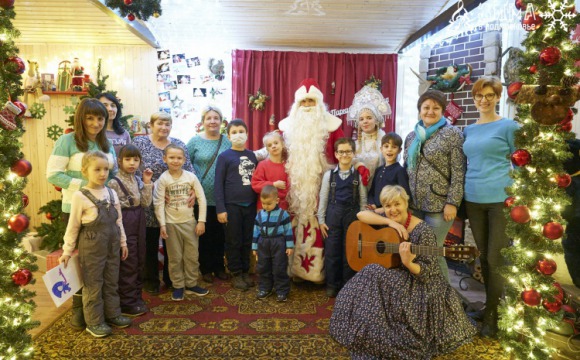 Резиденцию Деда Мороза посетили особенные гости