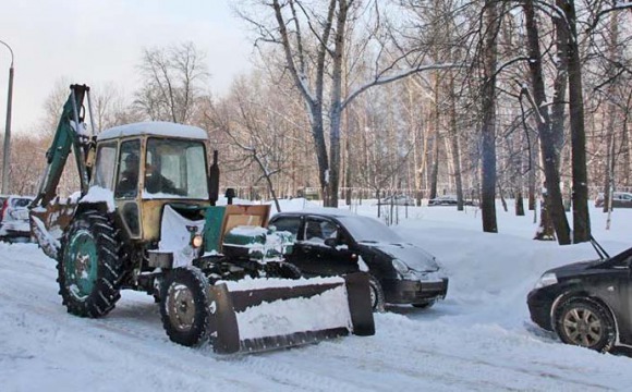 Более 4 тысяч сотрудников ЖКХ Московской области расчищают снег во дворах и на общественных пространствах