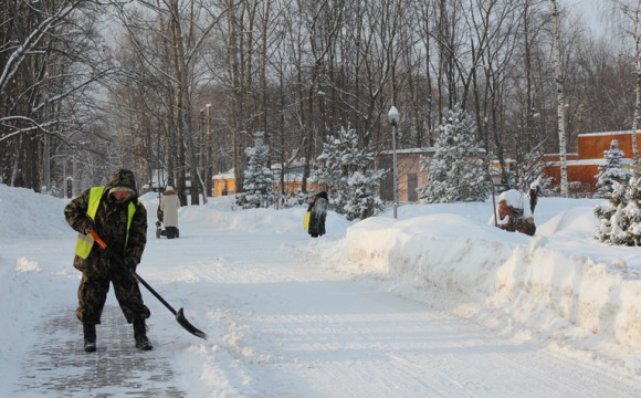 Более 210 тысяч кубометров противогололедных  средств заготовили на зиму в Московской области