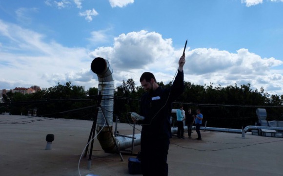 Жители Красногорска посетили завод «Союзснаб» и присутствовали при заборе проб воздуха