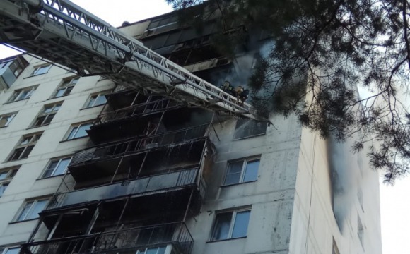 Администрация округа окажет поддержку пострадавшим при пожаре на Комсомольской