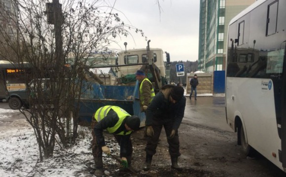 Мероприятие по выявлению и уборке строительного мусора вдоль Волоколамского шоссе прошло в Красногорске