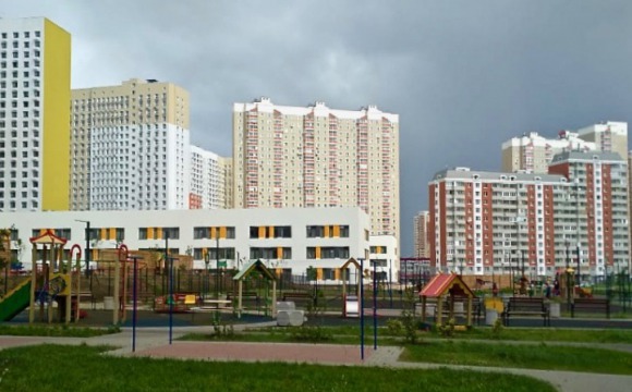 Администрация проинспектировала строительство образовательного комплекса в Путилково