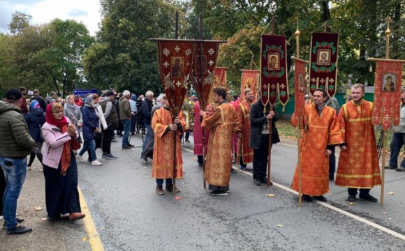 3 тысячи паломников прошли Крестный ход в усадьбе «Ильинское – Усово»
