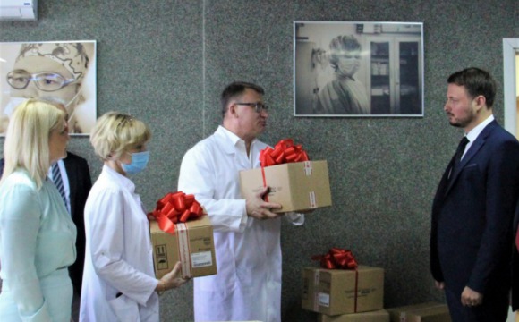 Красногорским врачам передали средства индивидуальной защиты