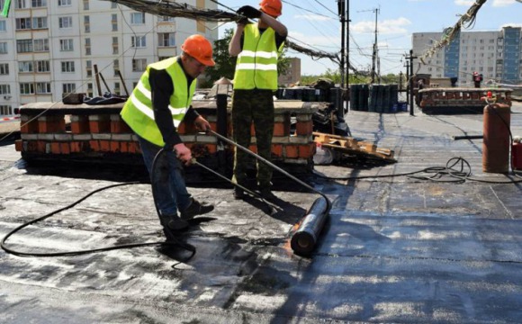 Более 1 тыс. крыш многоквартирных домов Московской области отремонтируют в текущем году