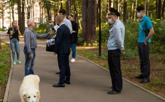 В красногорских парках проверили соблюдение правил выгула домашних питомцев