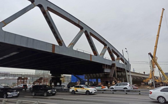В Химках завершена надвижка пролетного строения путепровода через Ленинградское шоссе