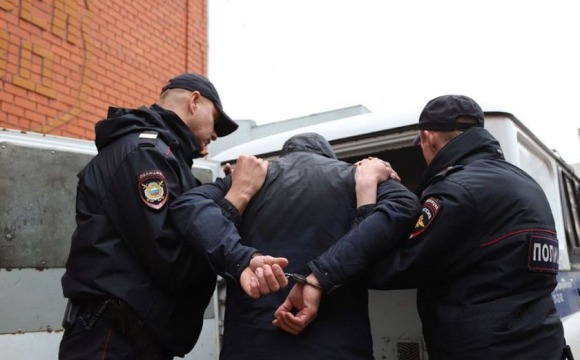 Полицейские в Красногорске задержали подозреваемого в хищении денег из торговой палатки