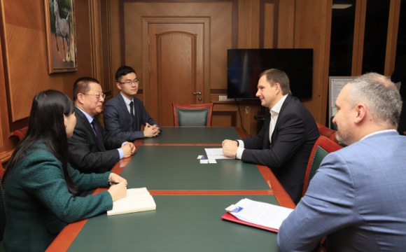 Дмитрий Волков провел деловую встречу с предпринимателем из Китая