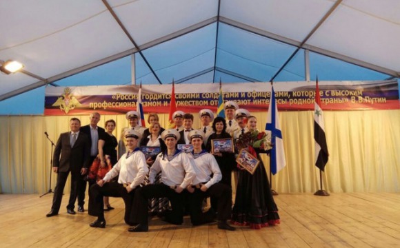 Российских военных в Сирии артисты Красногорской филармонии поздравили концертом