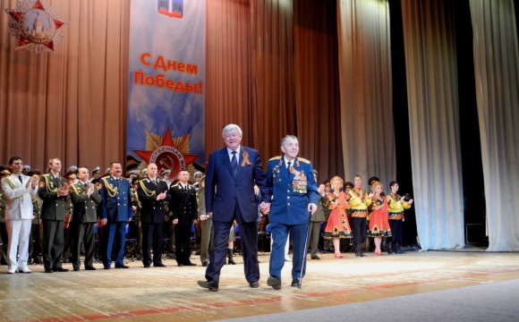 В Красногорском районе ветеранов поздравили с Днем Победы
