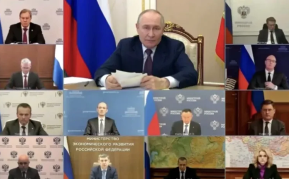 Статс-секретарь – заместитель Министра обороны РФ, председатель фонда «Защитники Отечества» Анна Цивилева в режиме ВКС доложила Президенту России Владимиру Путину о социальной поддержке ветеранов СВО и межведомственном взаимодействии при начислении выплат